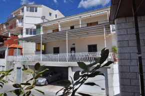 Apartments with a parking space Sumpetar, Omis - 950